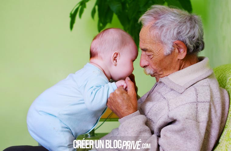 La première rencontre de votre bébé avec ses aïeuls offrent des moments d'émotion indescriptibles pour les jeunes parents