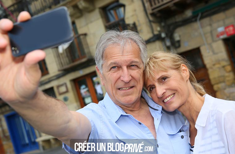 Photos de vacances : utilisez Facebook et les réseaux sociaux pour partager ses photos est loin d'être anodin